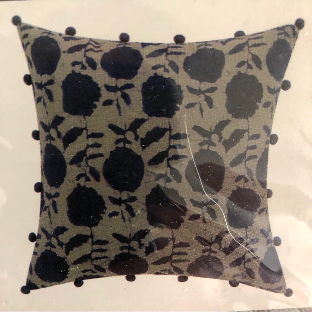 Merchant 41 Blue Flower Pillow Cover